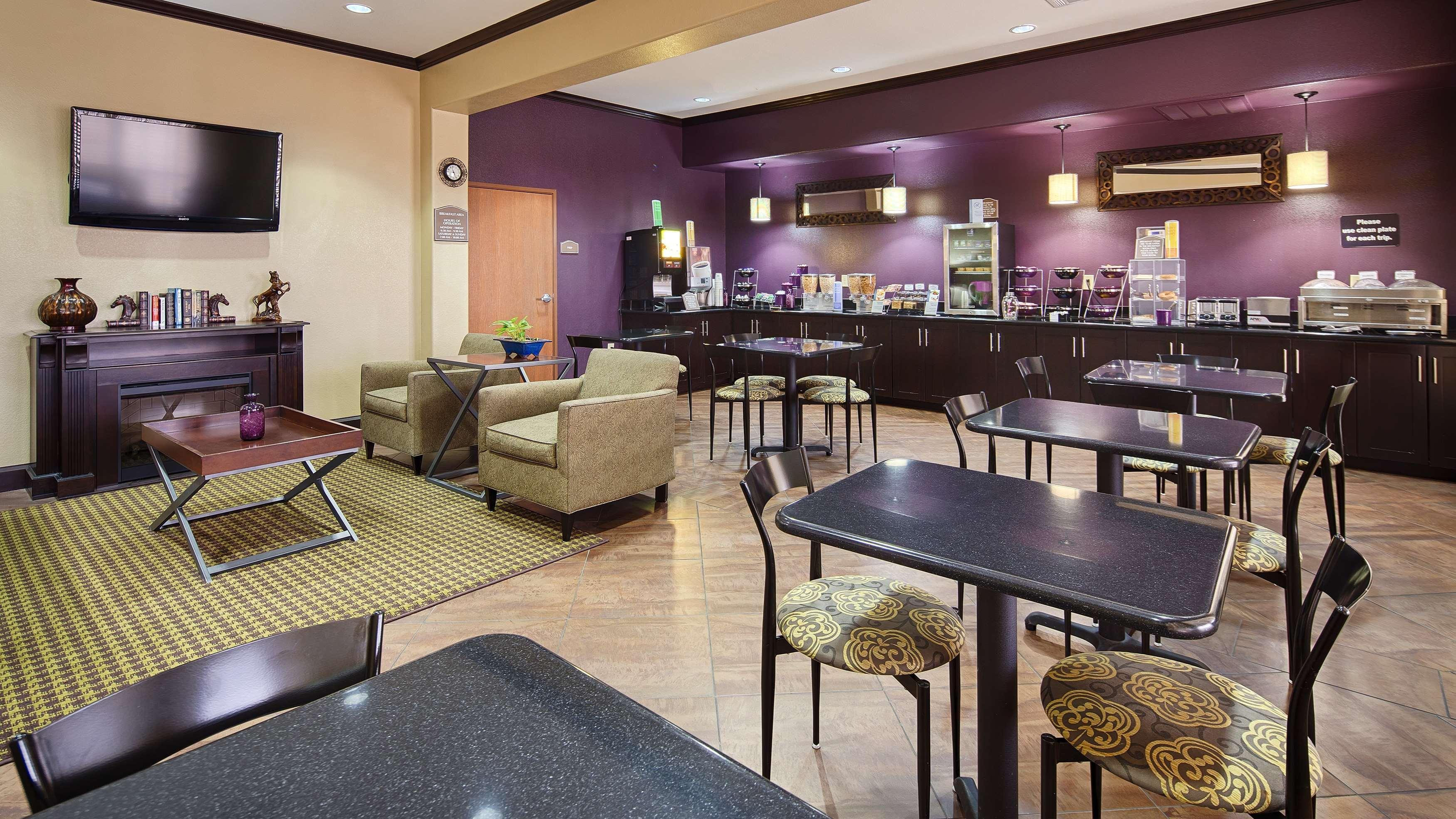 Best Western Giddings Inn & Suites Esterno foto