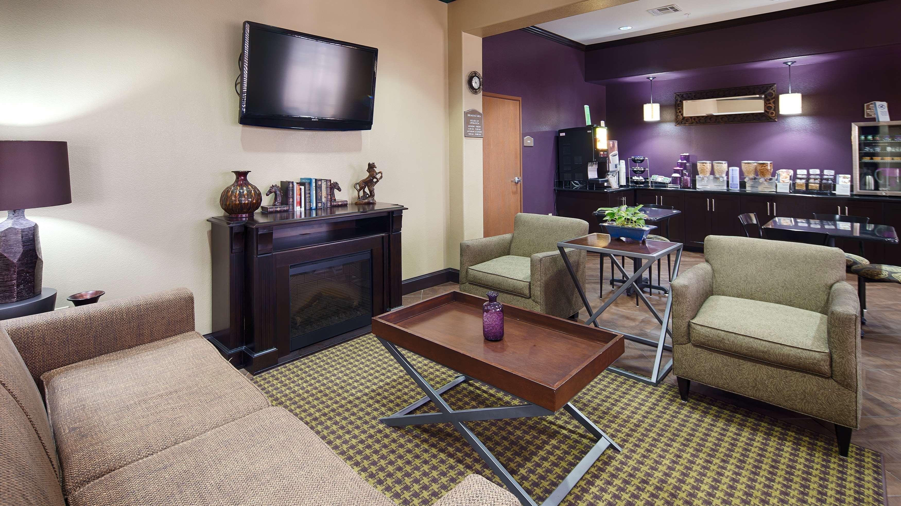 Best Western Giddings Inn & Suites Esterno foto